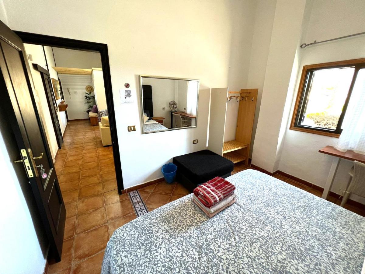 Alcamar Habitacion Privada Con Las Areas De Sala, Cocina Y Bano Que Se Comparten Cerca Al Mar! Alcalá la Real エクステリア 写真