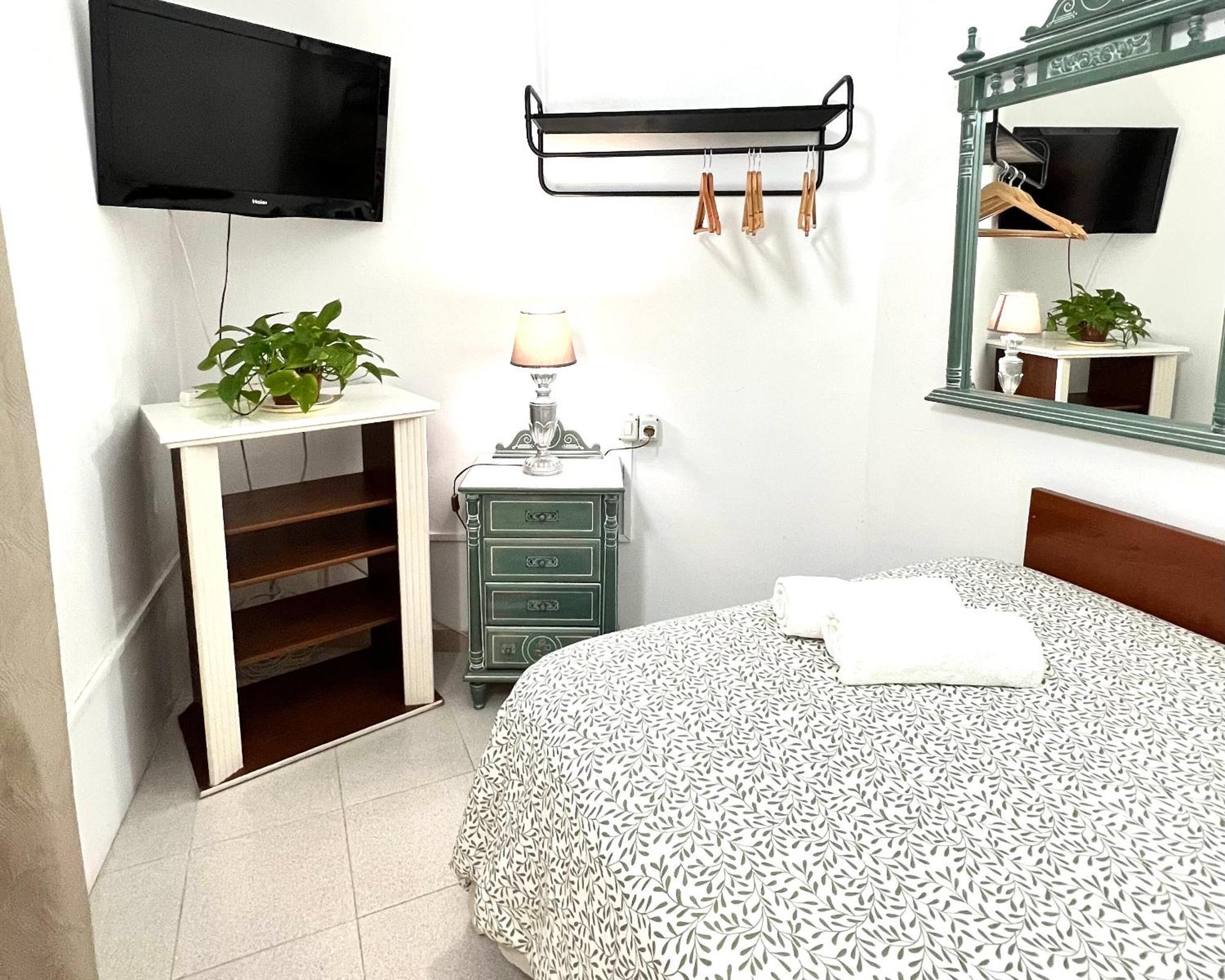 Alcamar Habitacion Privada Con Las Areas De Sala, Cocina Y Bano Que Se Comparten Cerca Al Mar! Alcalá la Real エクステリア 写真