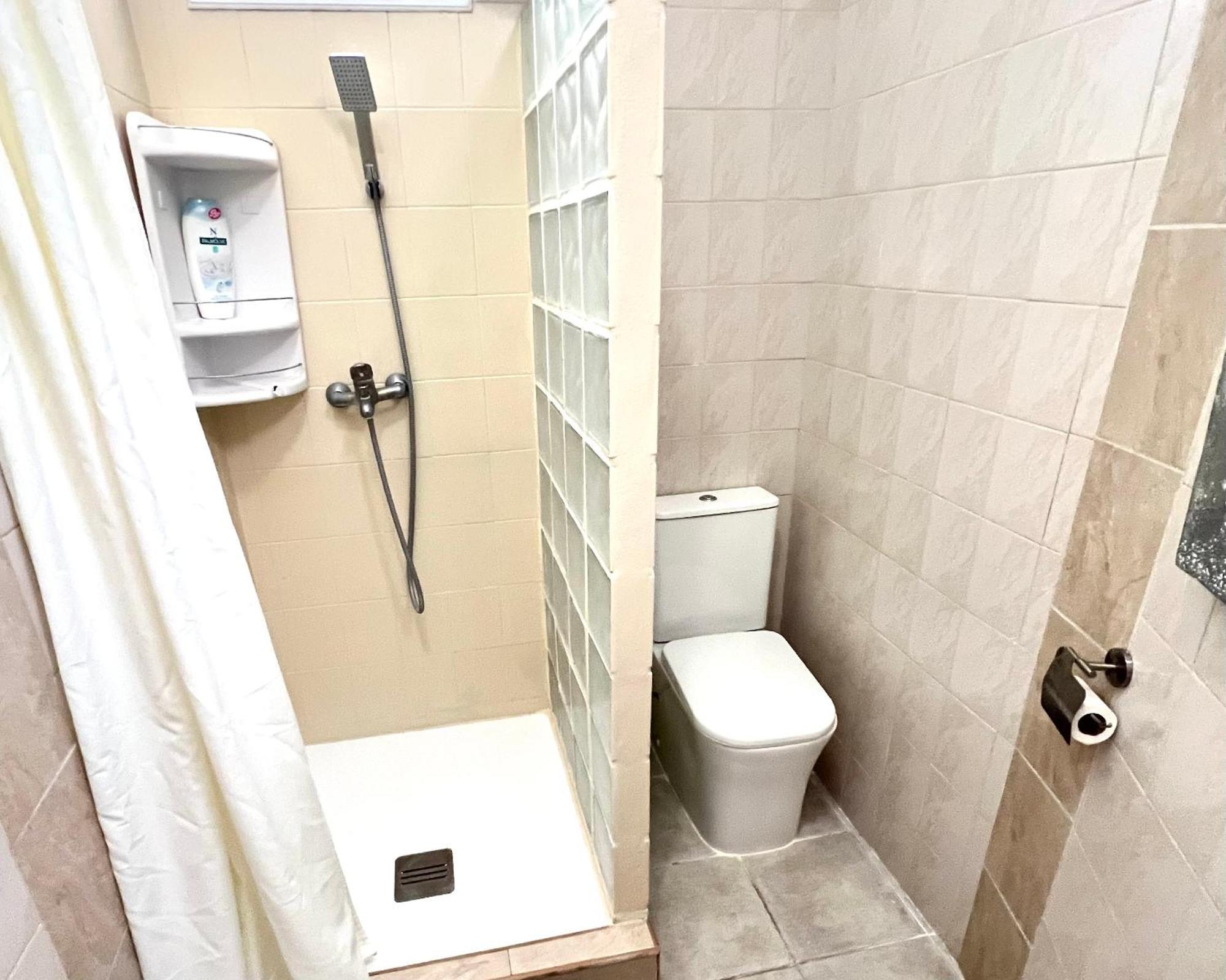 Alcamar Habitacion Privada Con Las Areas De Sala, Cocina Y Bano Que Se Comparten Cerca Al Mar! Alcalá la Real エクステリア 写真